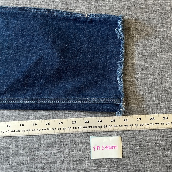 Judy Blue Cropped Straight Frayed Hem Jeans - Women's Size 15 / 32 - Blue - Picture 8 of 10